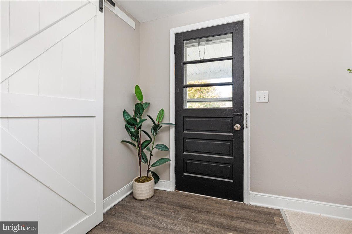 13886 Crest Hill Road photo 3