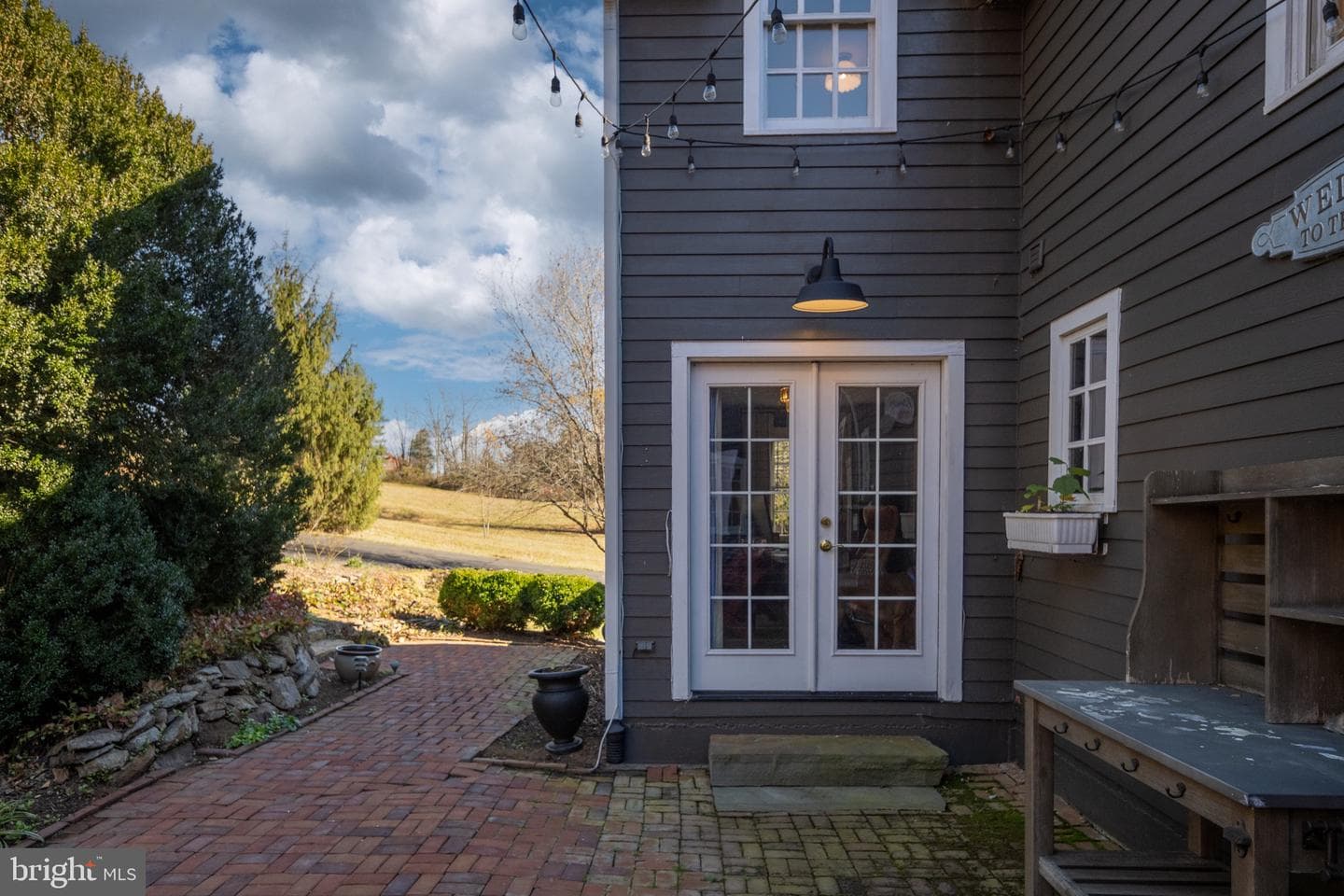 560 Richmond Road photo 107