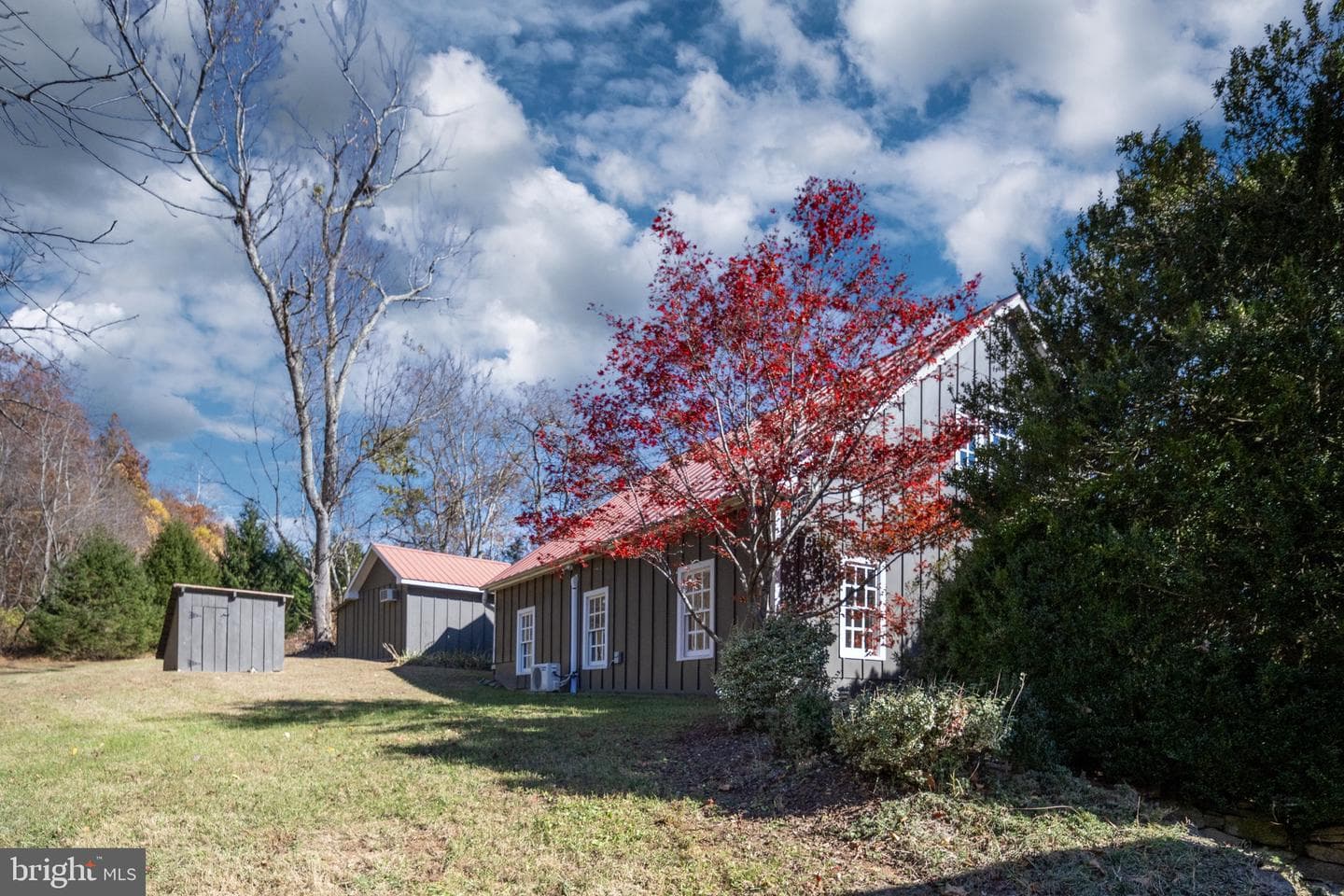 560 Richmond Road photo 115