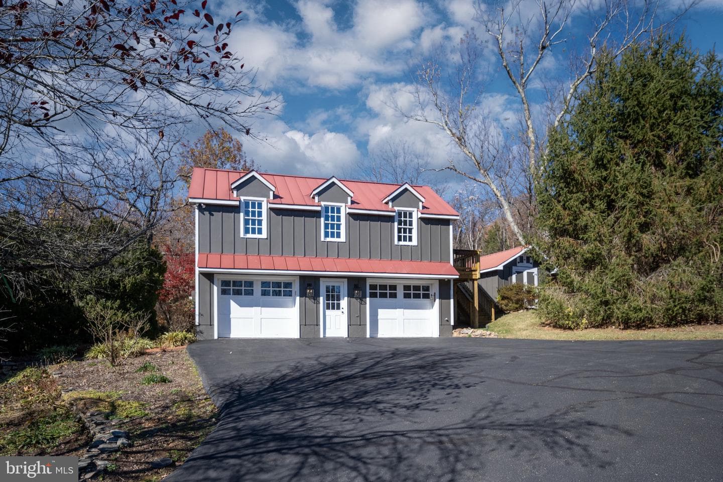 560 Richmond Road photo 129