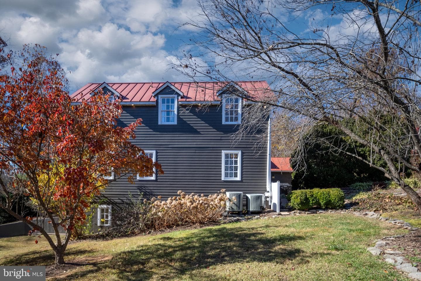 560 Richmond Road photo 130