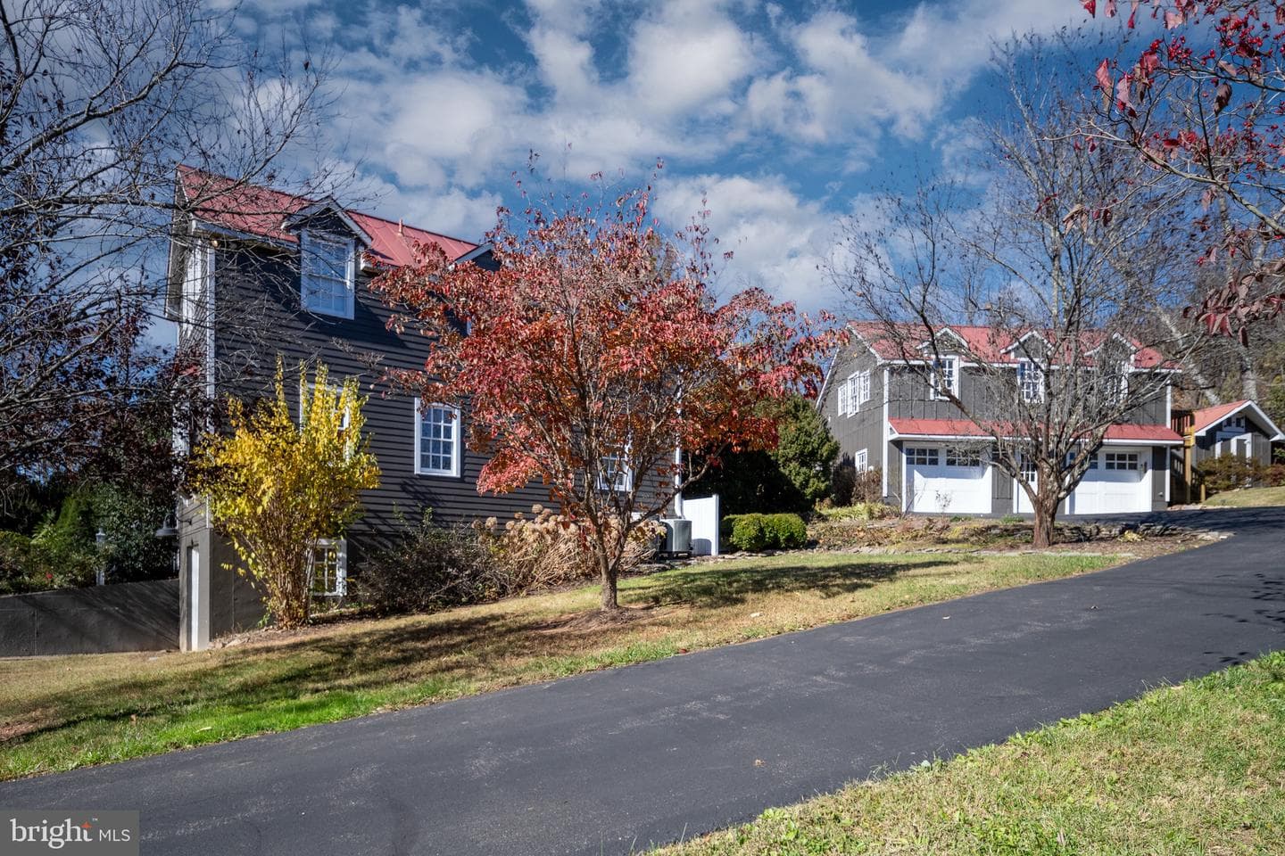 560 Richmond Road photo 138