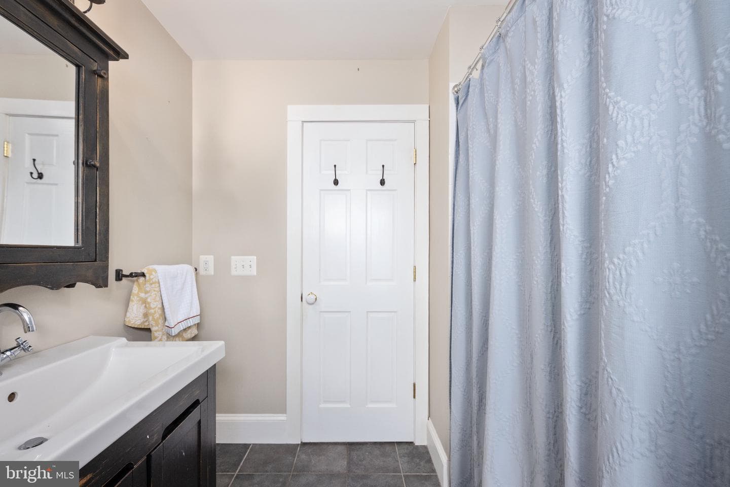 560 Richmond Road photo 65