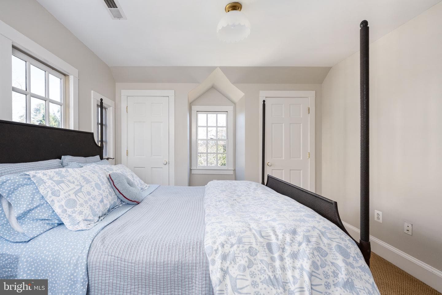 560 Richmond Road photo 71