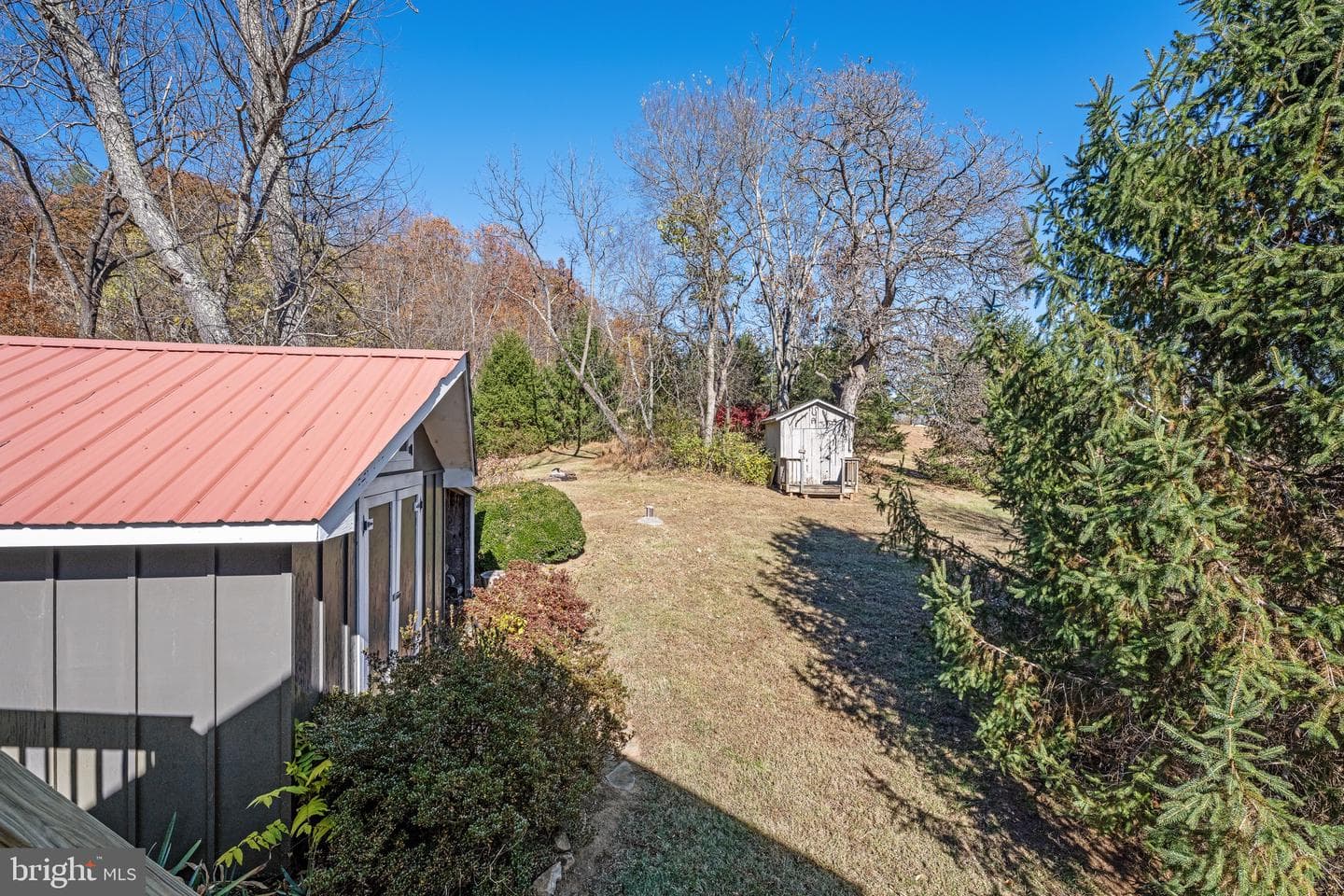 560 Richmond Road photo 88