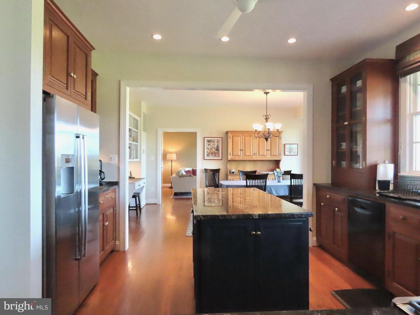 643 Richmond Road photo 15