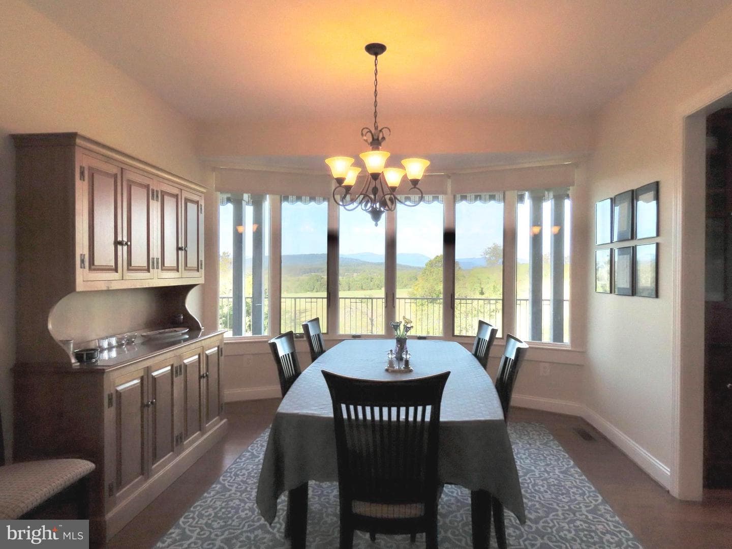 643 Richmond Road photo 16