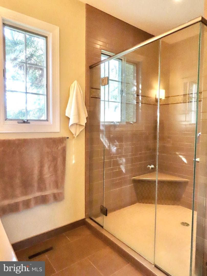643 Richmond Road photo 27
