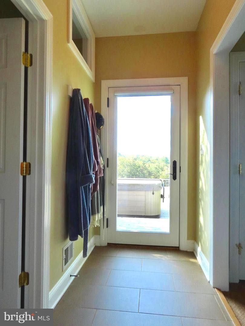 643 Richmond Road photo 28