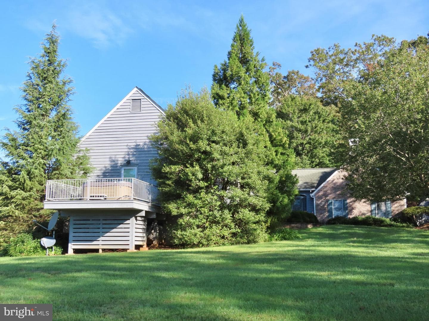 643 Richmond Road photo 29