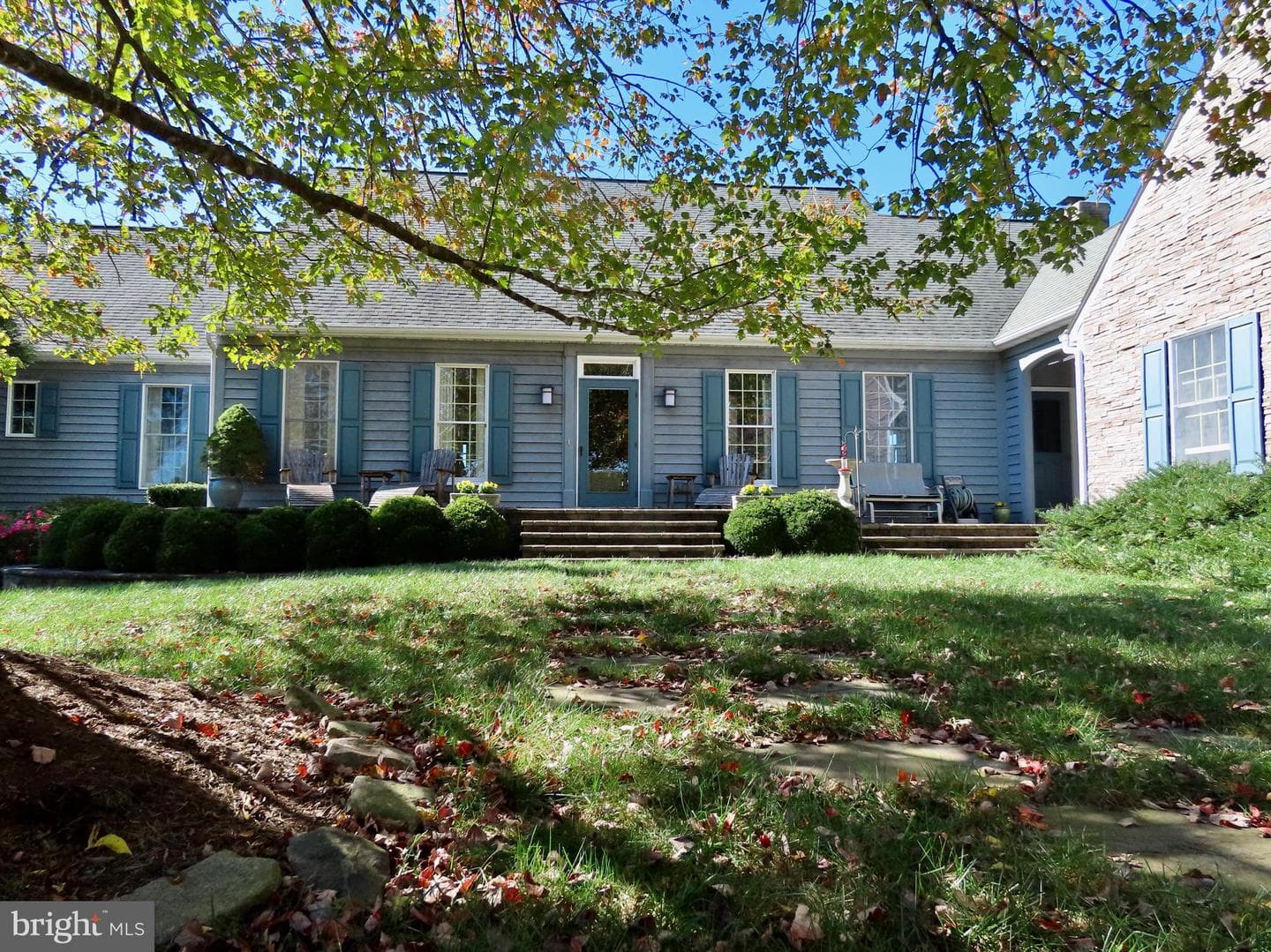 643 Richmond Road photo 3