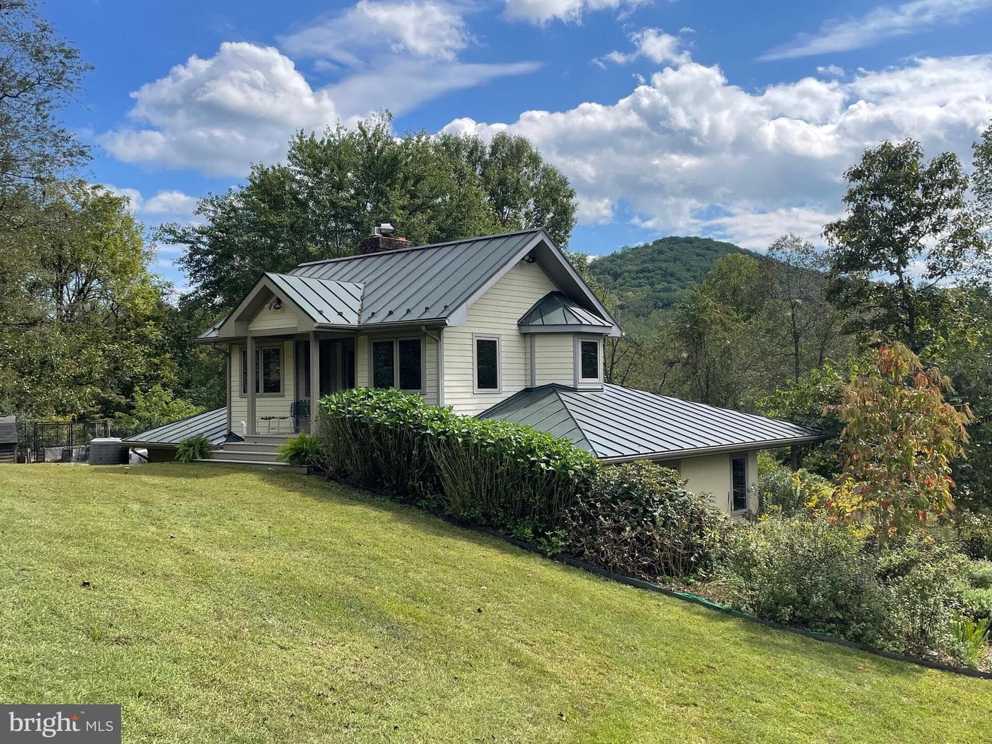 821 Long Mountain Road photo 1