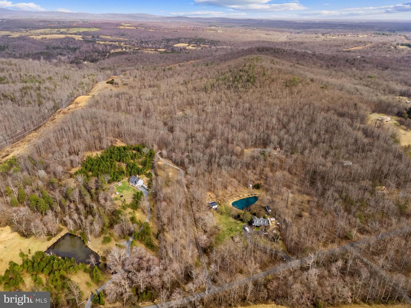 584 S Poes Road, Amissville