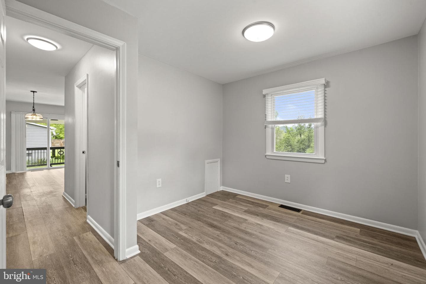 15 Mountain View Road photo 8