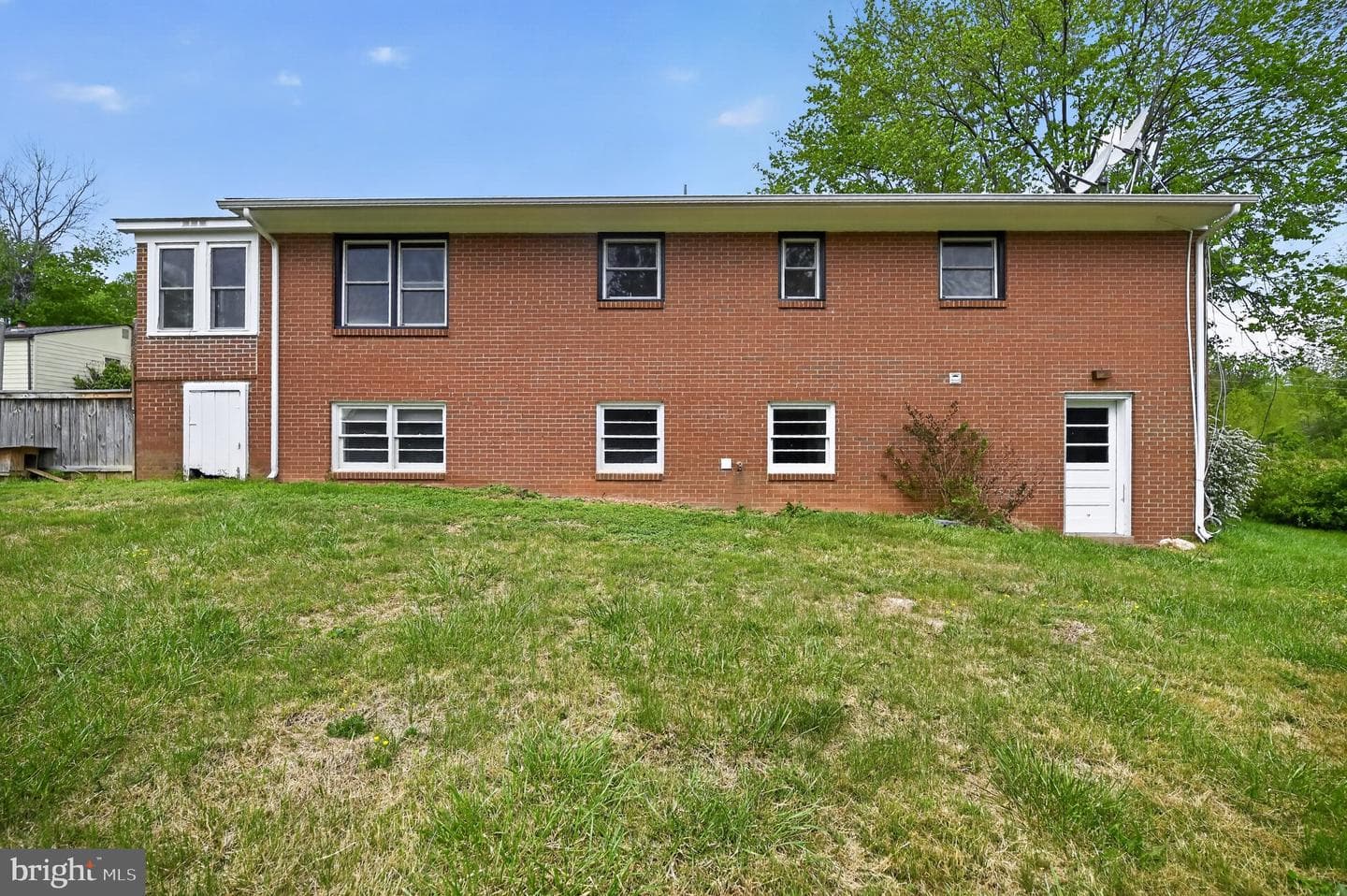 512 Round Hill Road photo 12