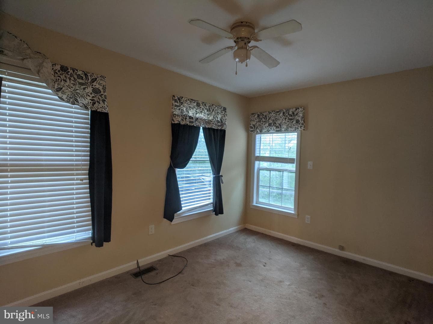 144 Hunter Avenue photo 11