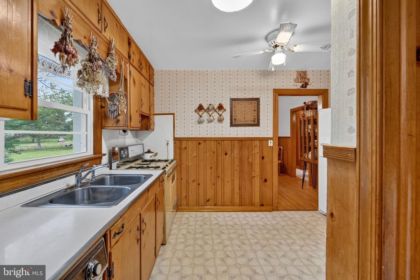 85 S Poes Road photo 24