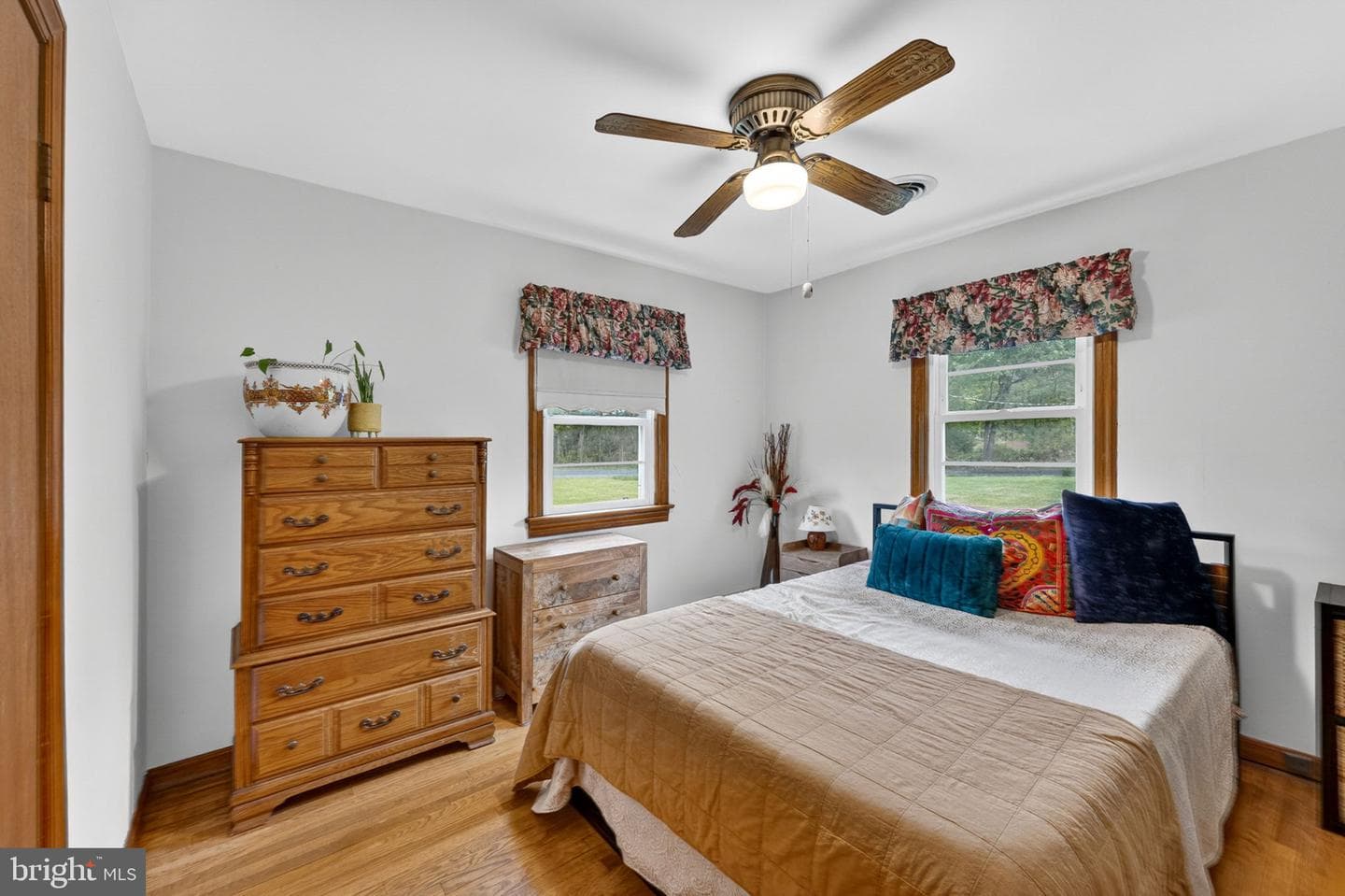 85 S Poes Road photo 32