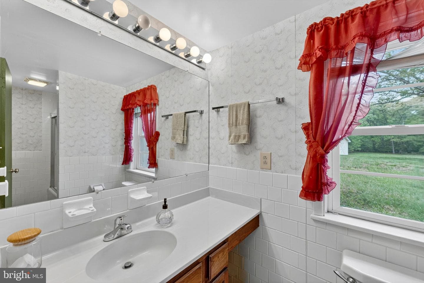 85 S Poes Road photo 44