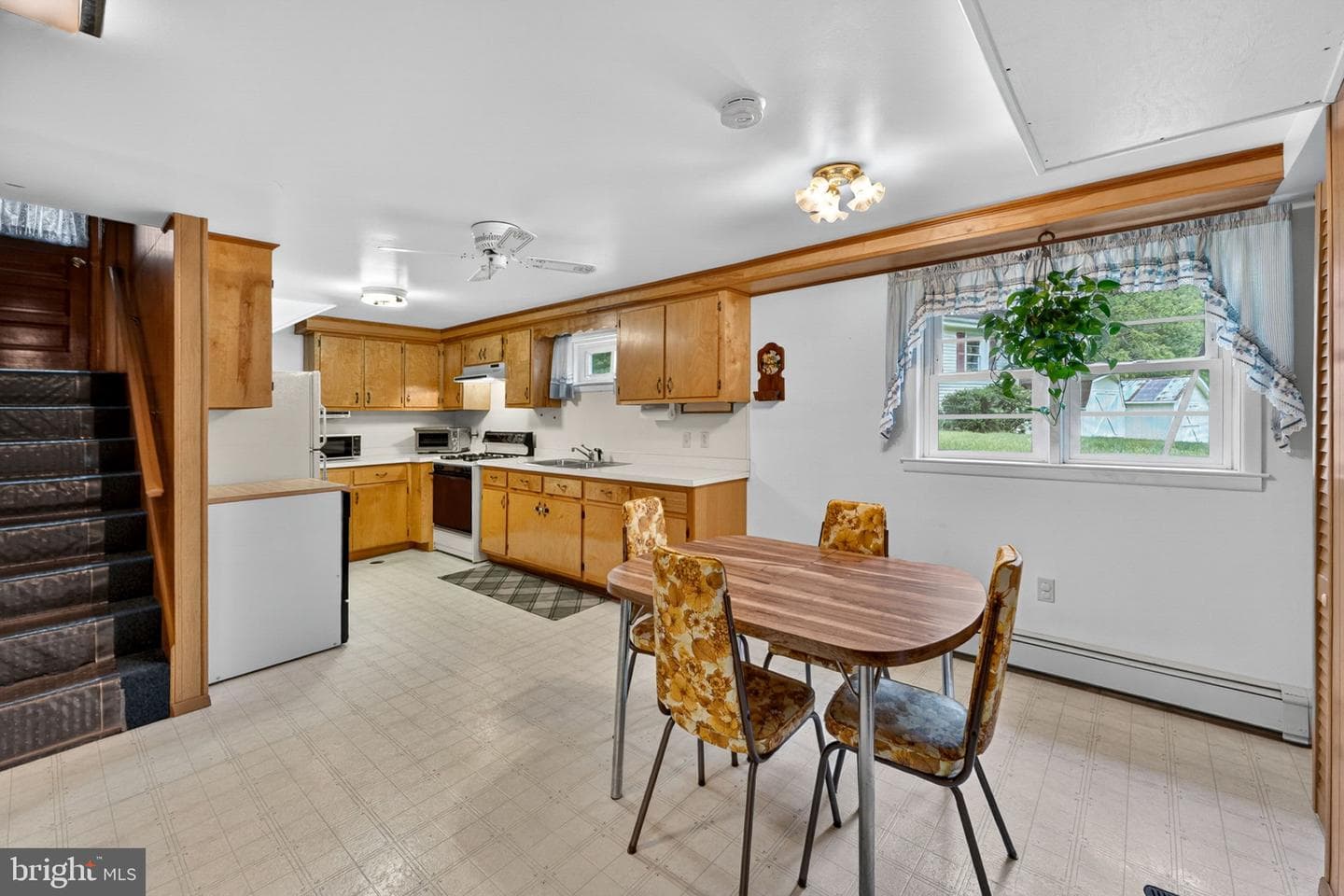 85 S Poes Road photo 46