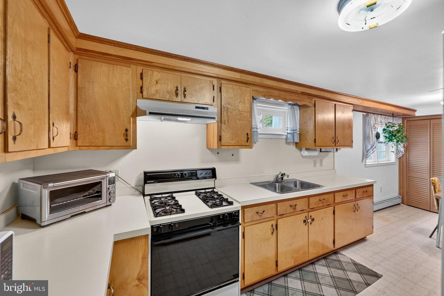 85 S Poes Road photo 51