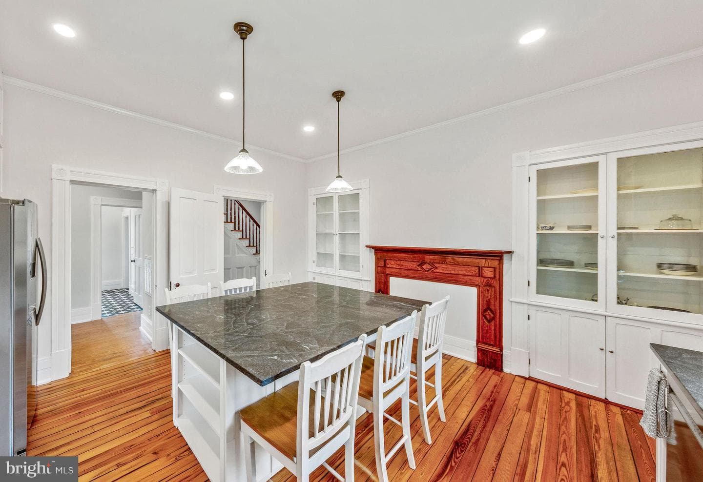558 Gay Street photo 18
