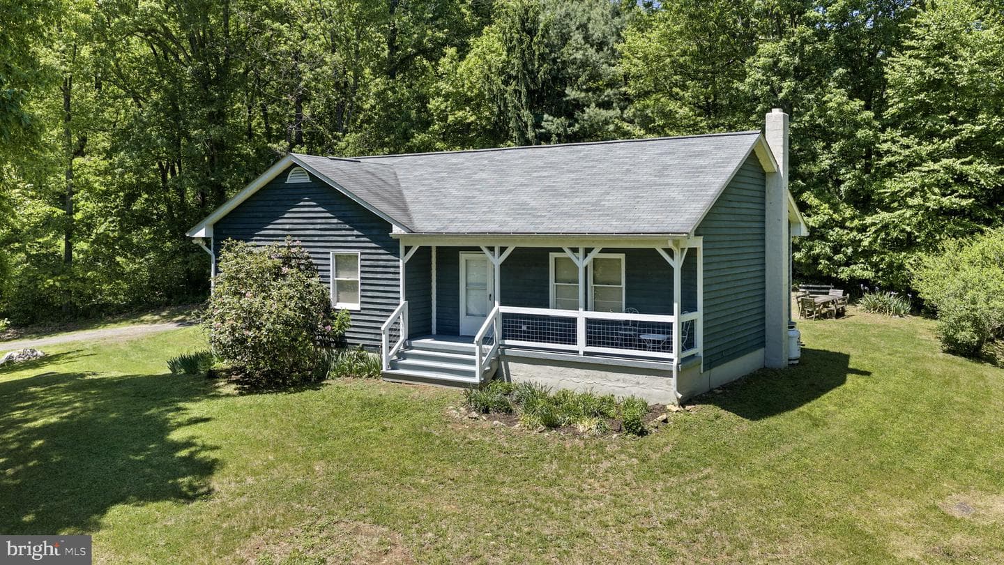 105 Swindler Hollow Road, Sperryville