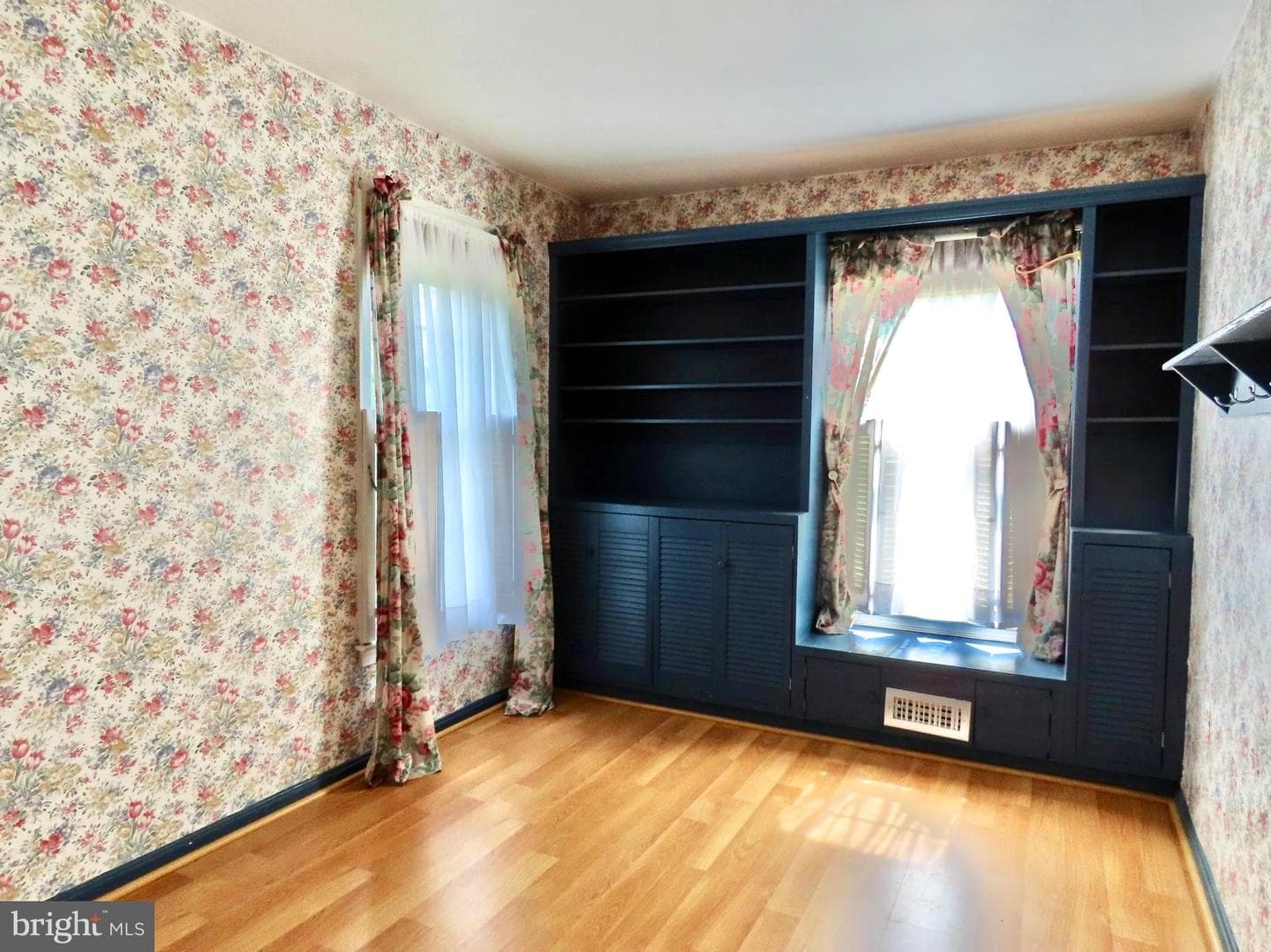 13782 Crest Hill Road photo 16