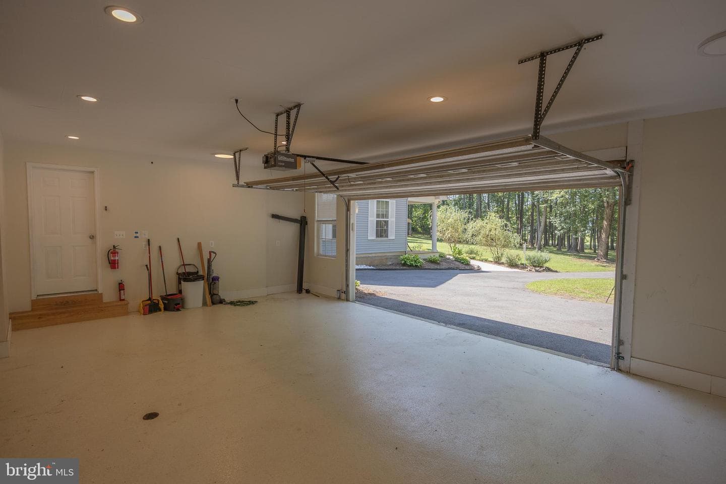 14555 Lee Highway photo 37