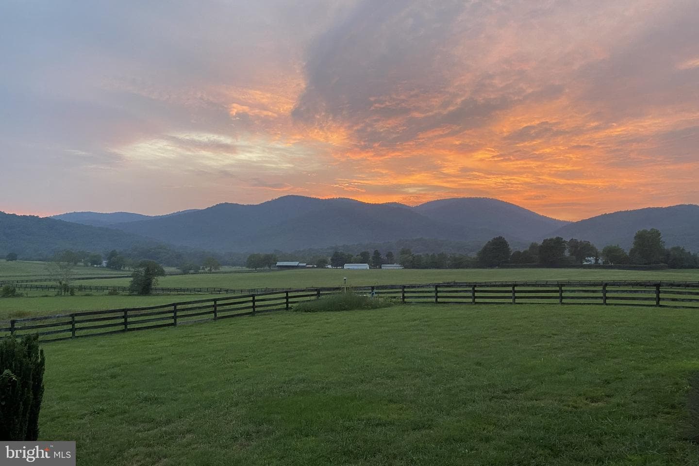 889 Ft Valley Road, Sperryville