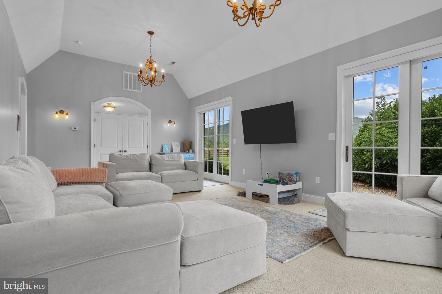 889 Ft Valley Road photo 6