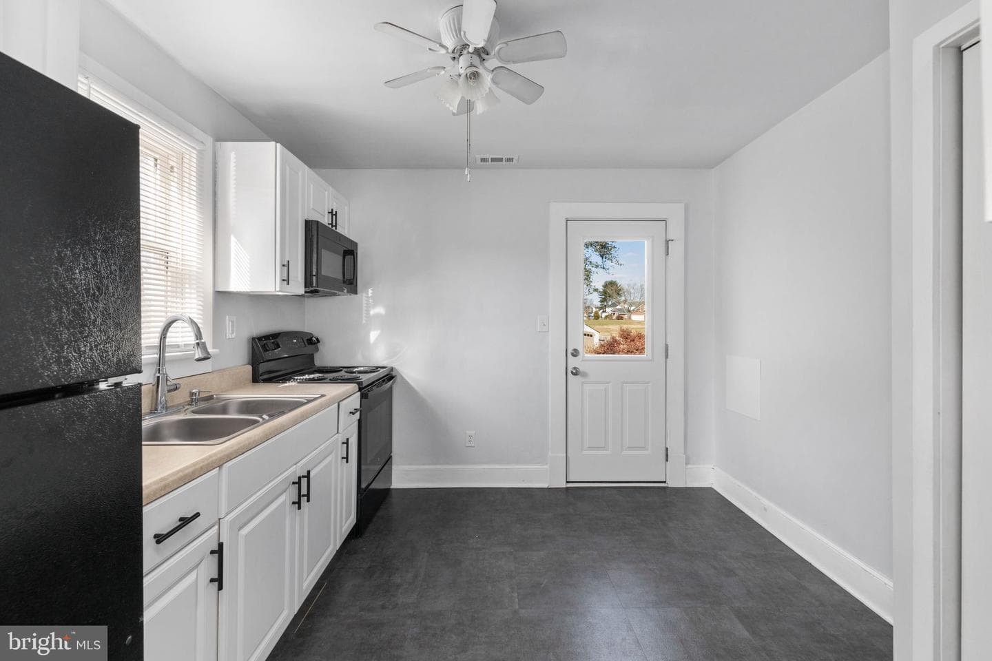 159 Belle Ville Ln photo 3