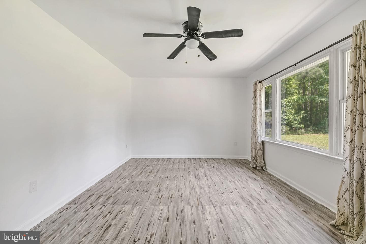 868 Simonson Road photo 3