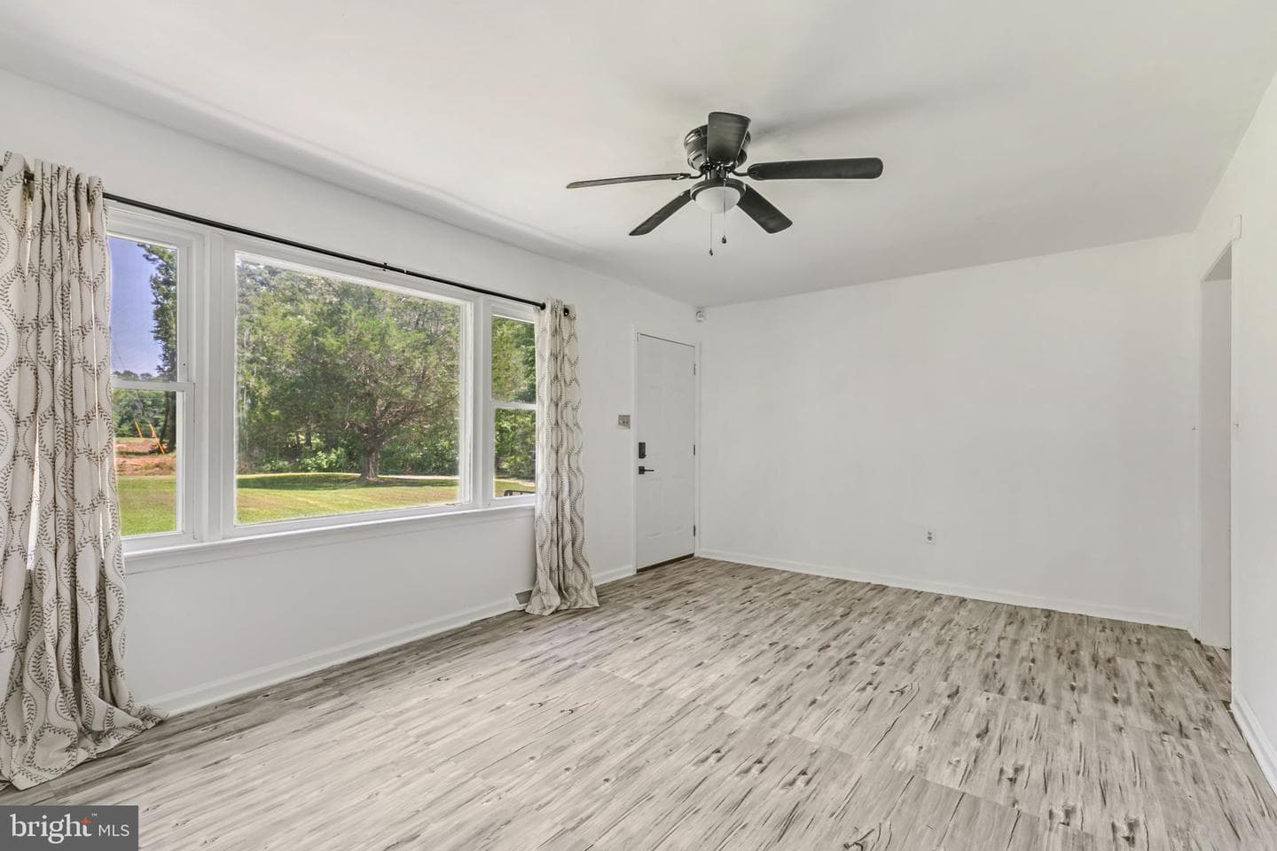 868 Simonson Road photo 4
