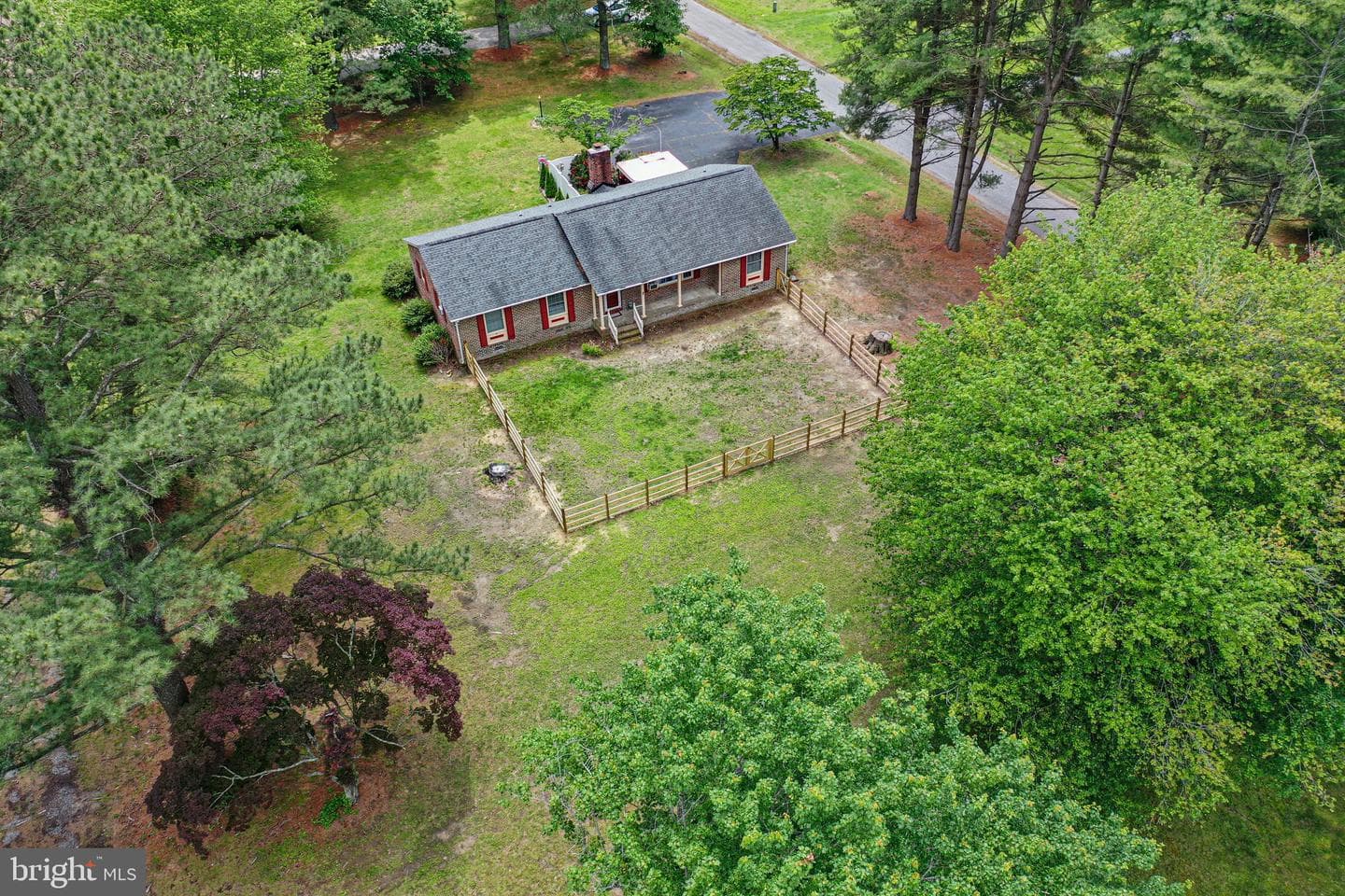 31 Bunker Road photo 3