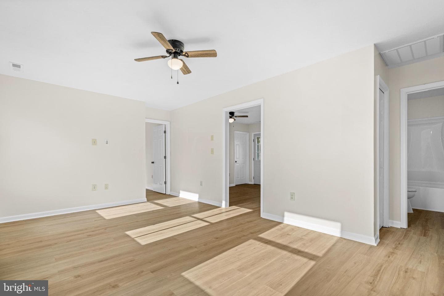 328 Monument Drive photo 12
