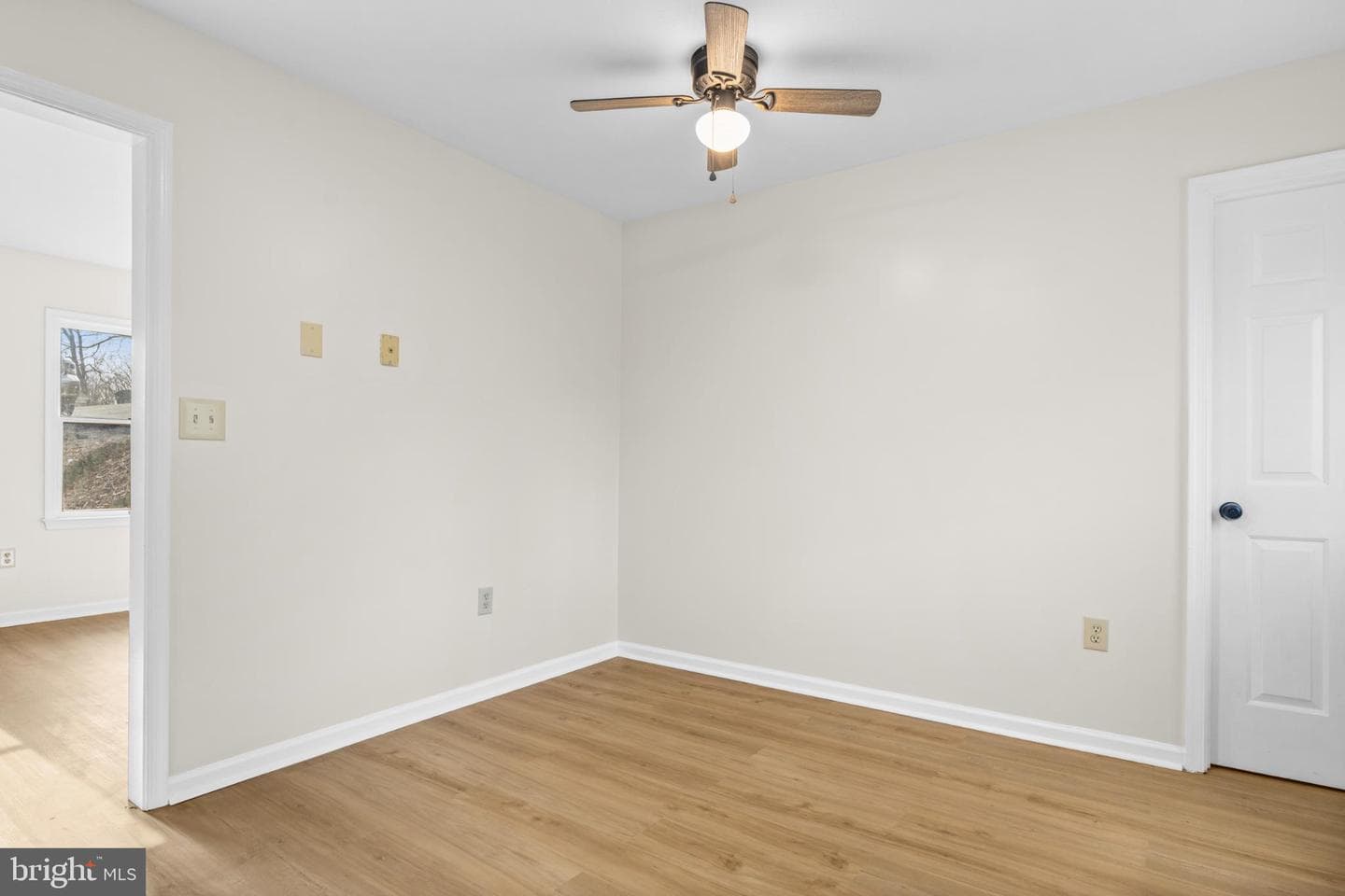 328 Monument Drive photo 21