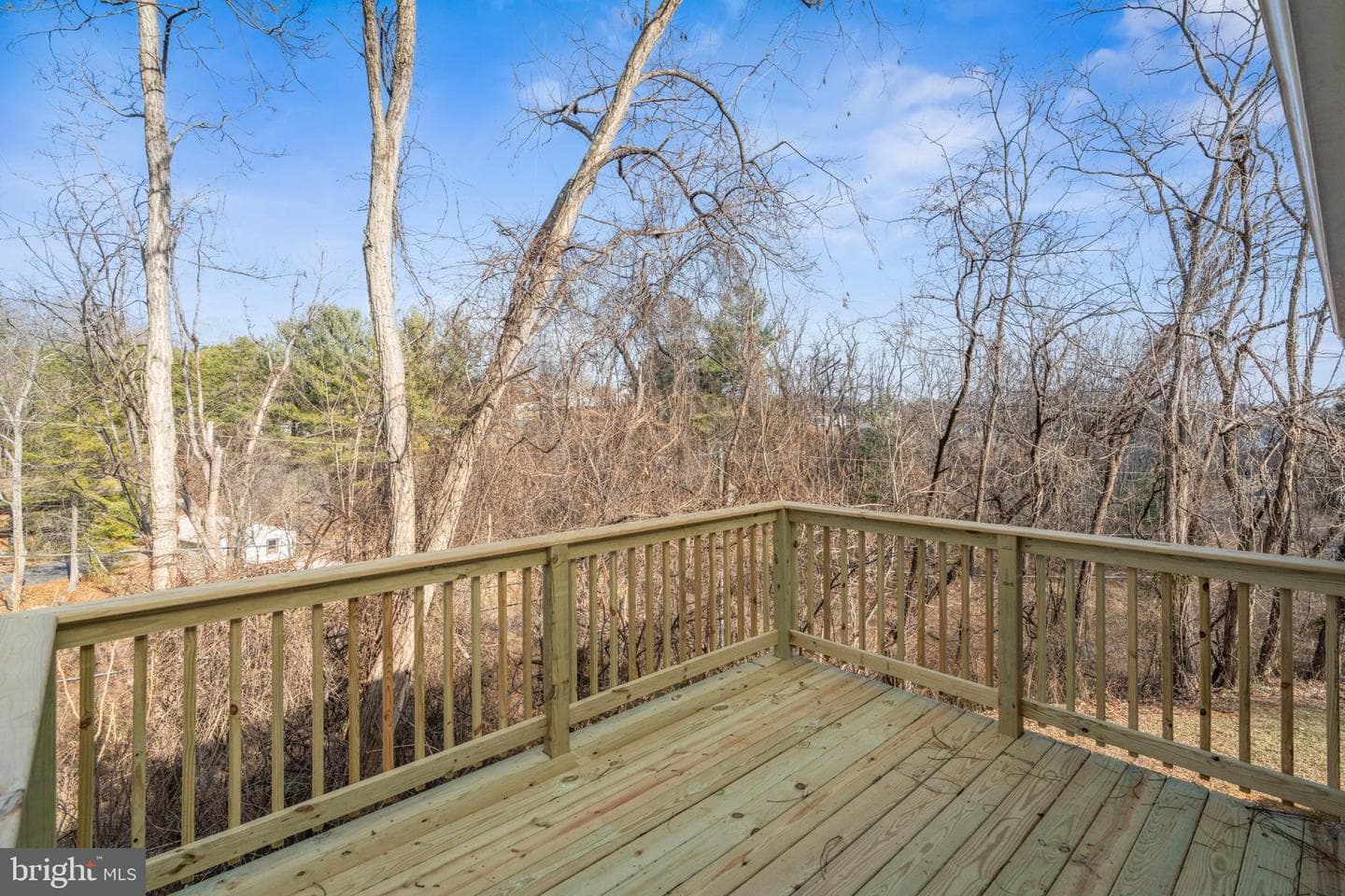 328 Monument Drive photo 24