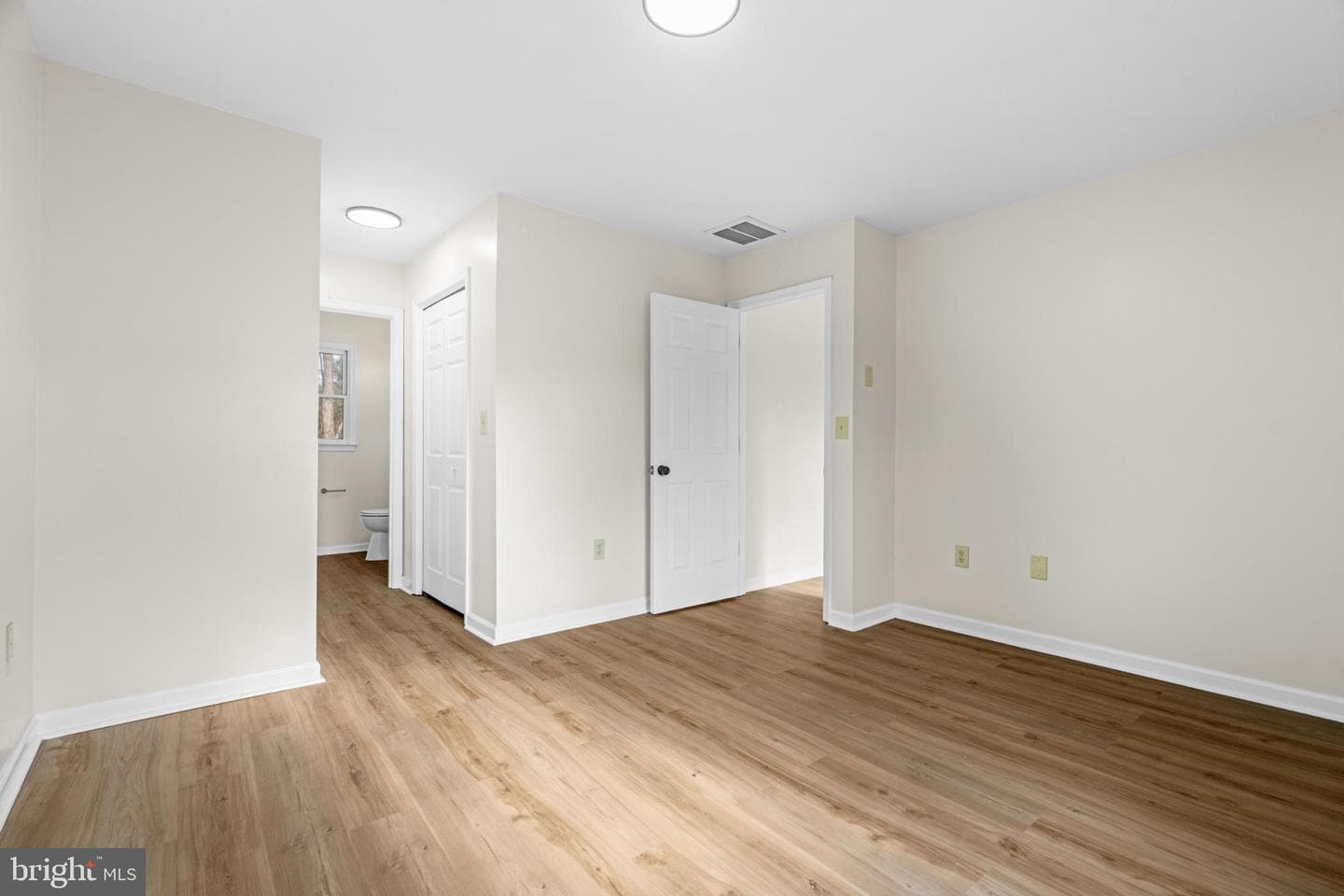 328 Monument Drive photo 27