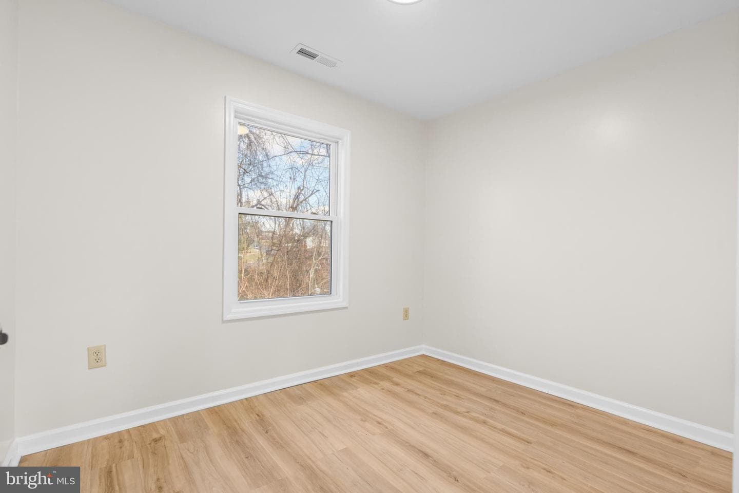 328 Monument Drive photo 30