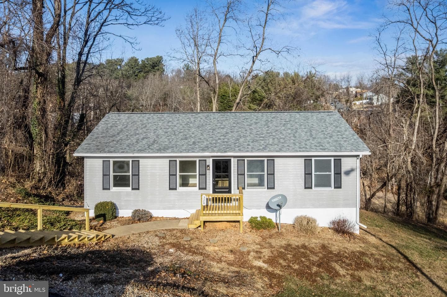 328 Monument Drive photo 37
