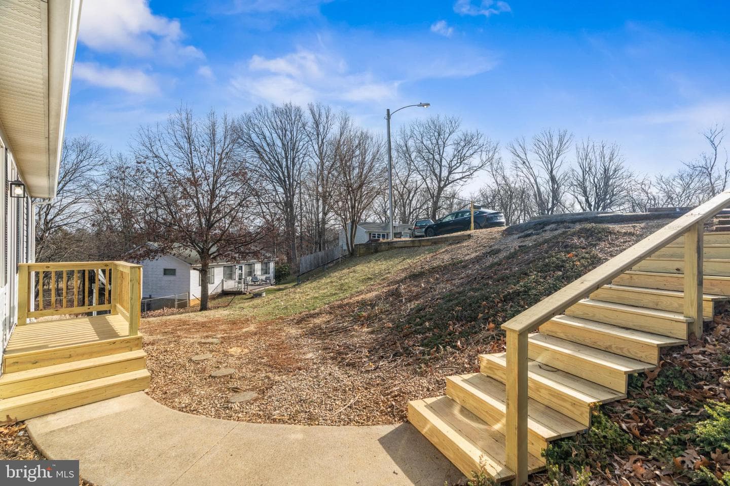 328 Monument Drive photo 40