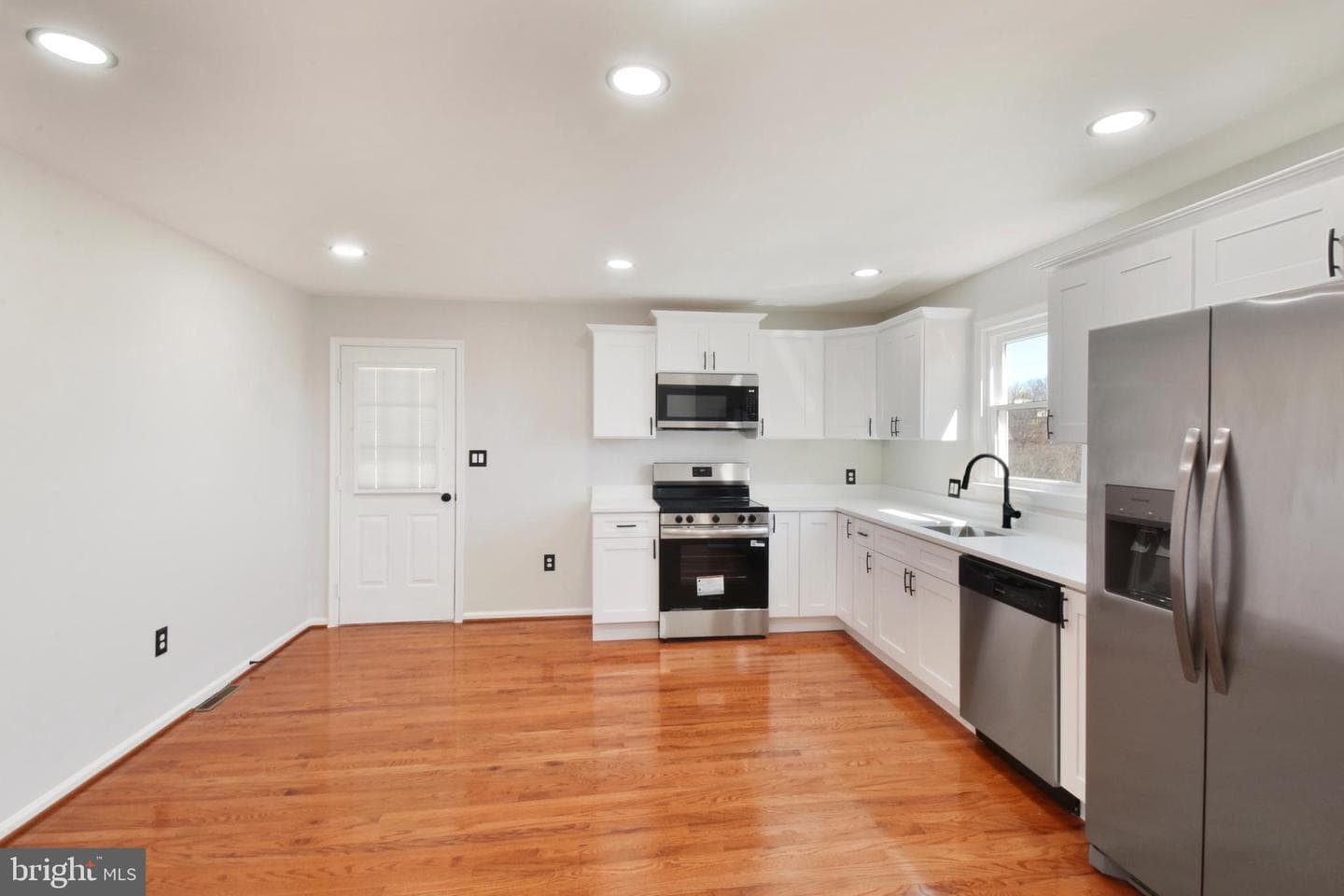 620 B Street photo 4