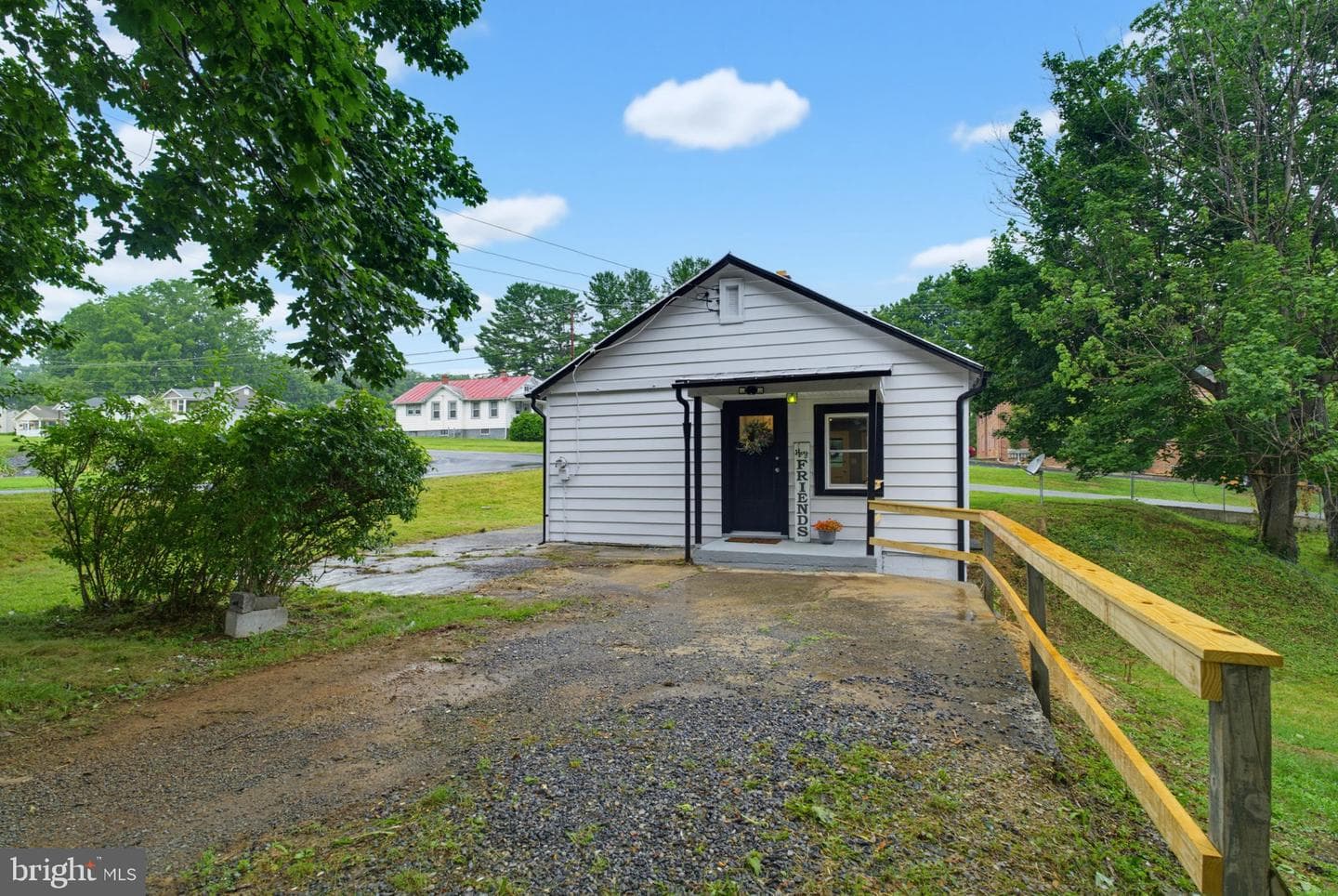 601 Grubert Avenue photo 8