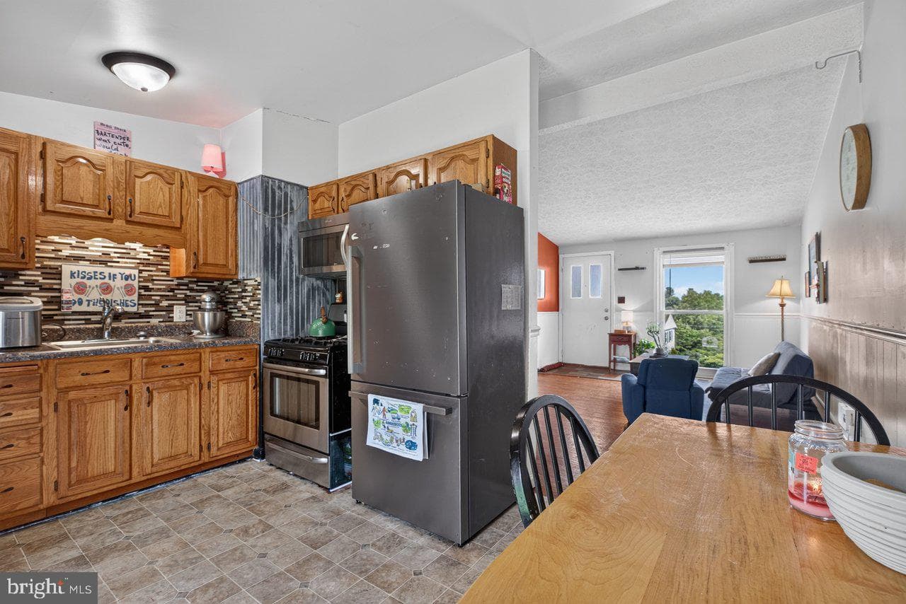 2397 Highview Circle photo 10
