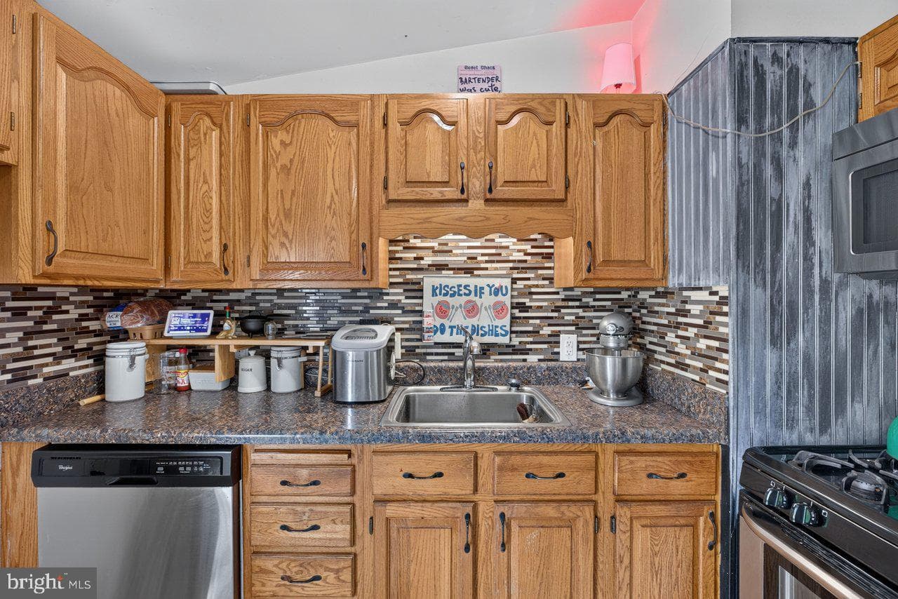 2397 Highview Circle photo 12
