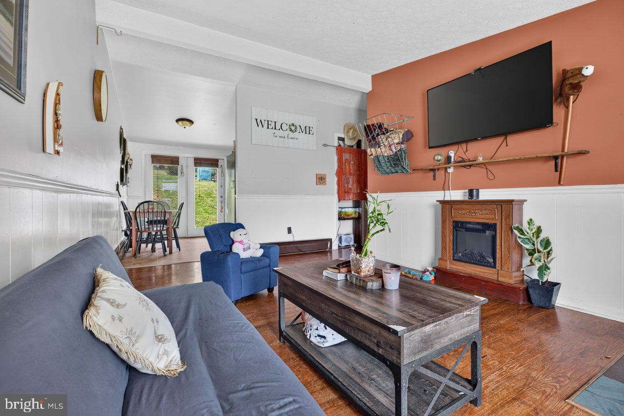 2397 Highview Circle photo 6