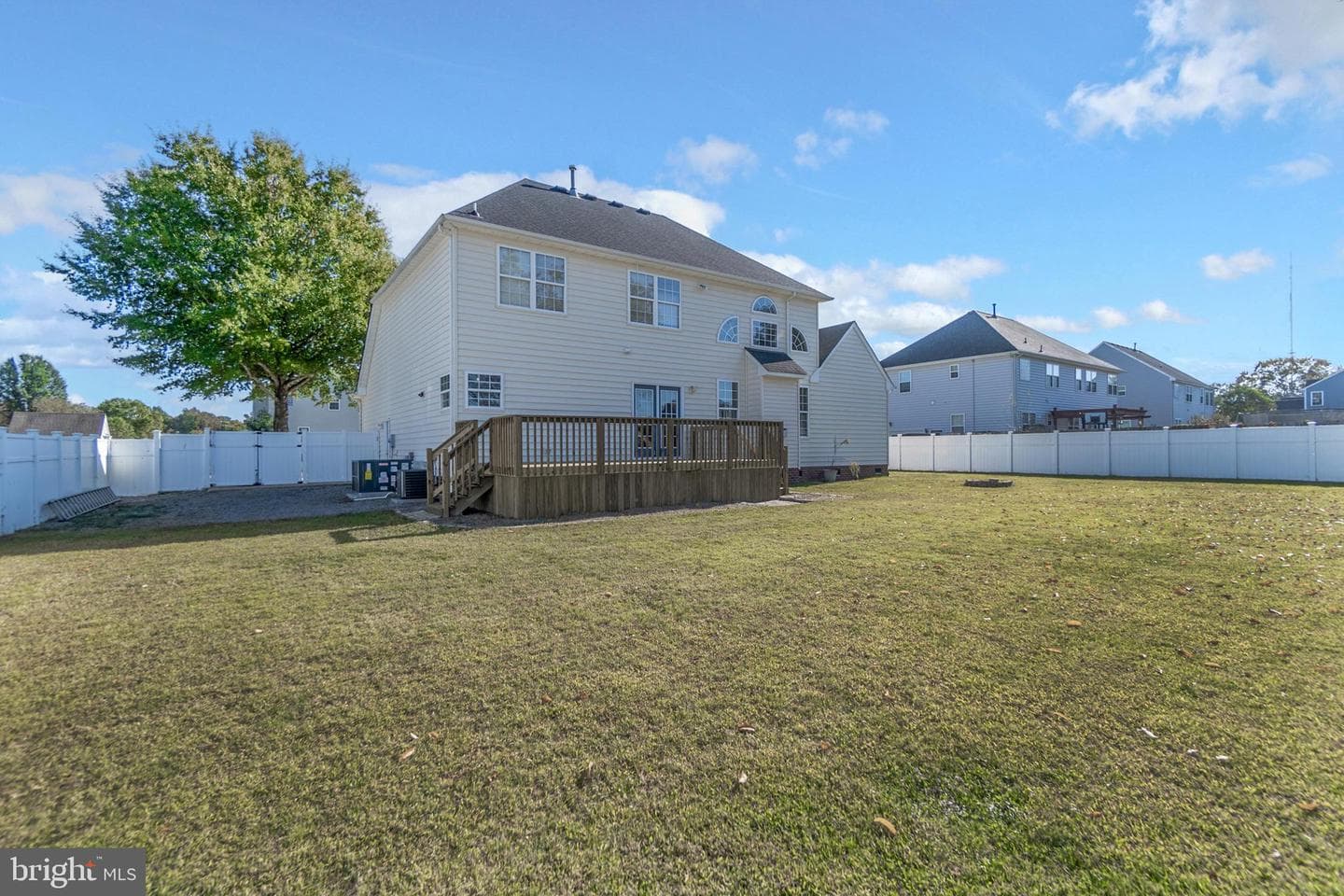 3113 Caroline Crescent photo 45