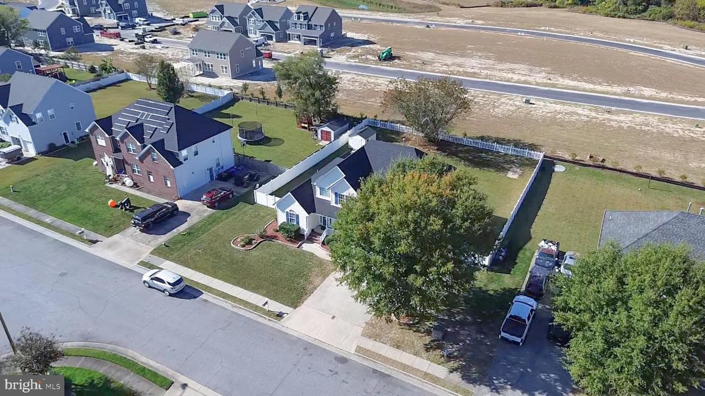 3113 Caroline Crescent photo 47