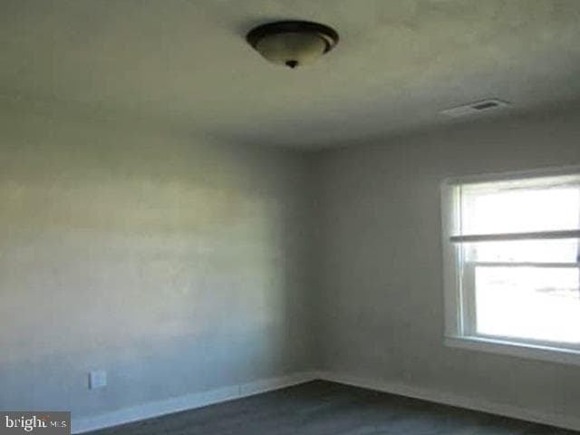 1003 Freeney Avenue photo 9